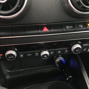 Meet your Posher, Nico